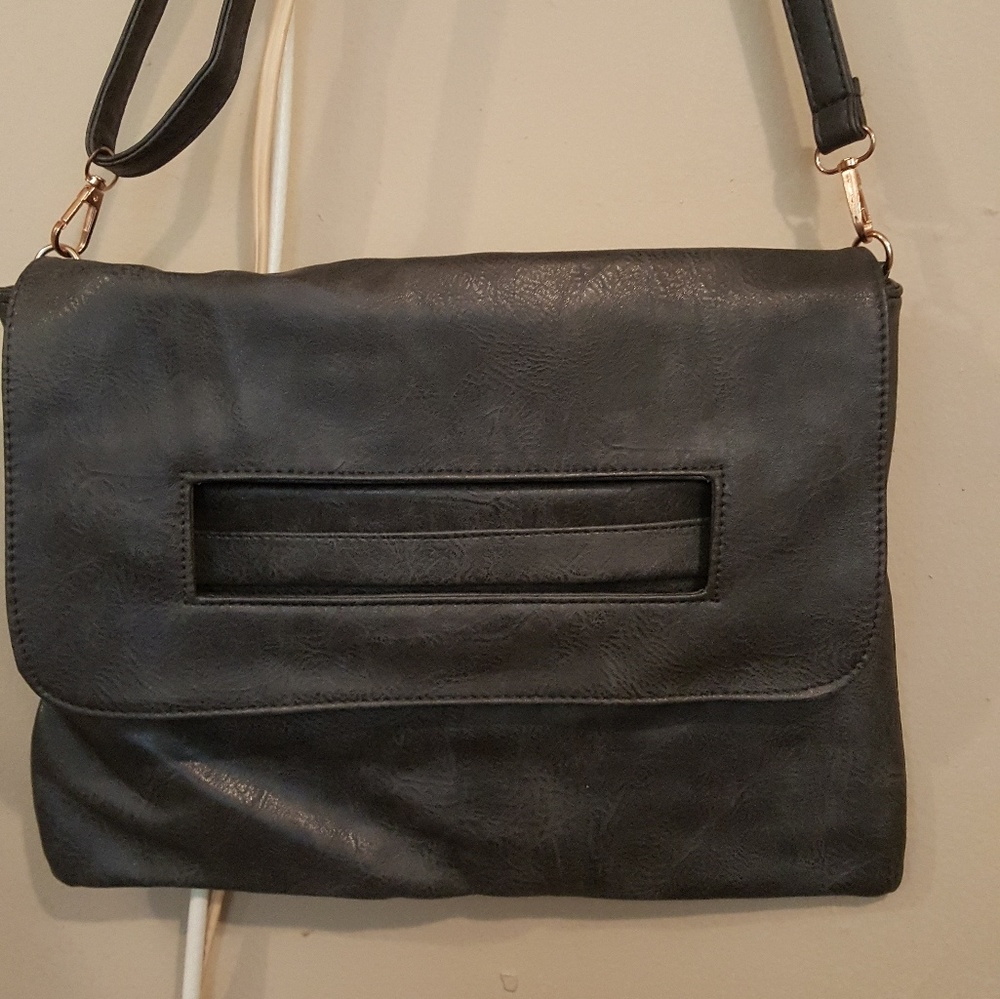 NWOT, Supple gray Clutch w/removable Straps